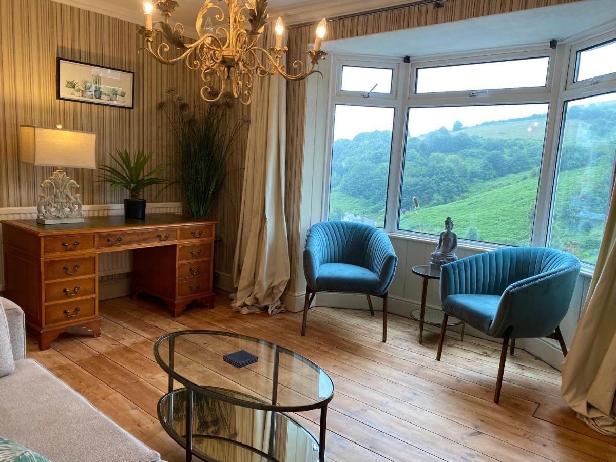 Beautiful 5 Bedroom, Amazing Water & Valley Views 다트머스 외부 사진