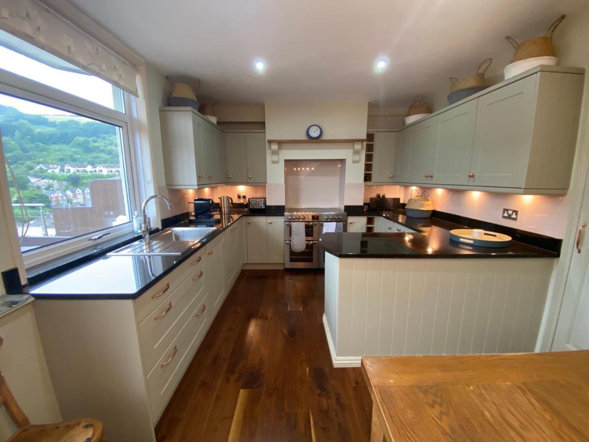 Beautiful 5 Bedroom, Amazing Water & Valley Views 다트머스 외부 사진
